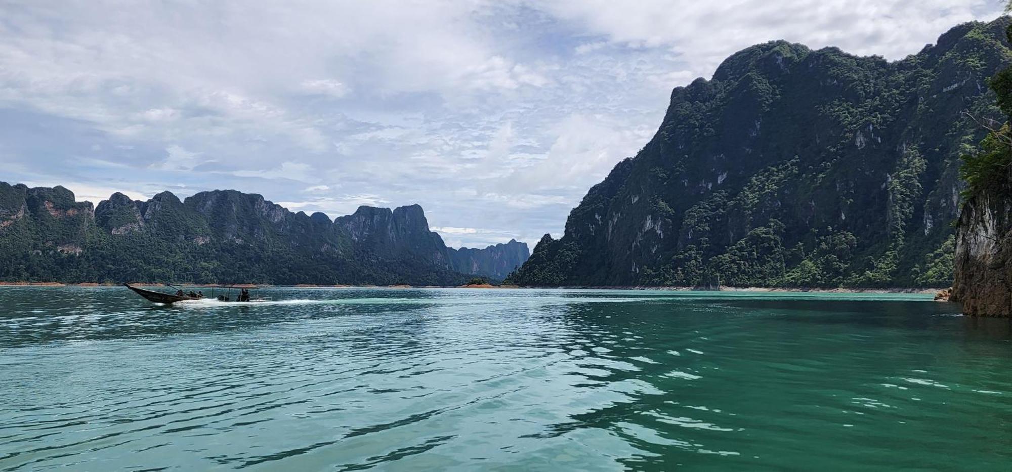 Khaosok Happy House Bed & Breakfast Khao Sok National Park Exterior photo